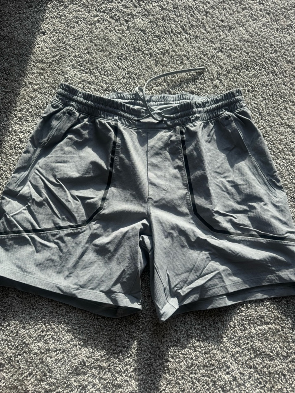 Luluemon license to attain shorts lined XL